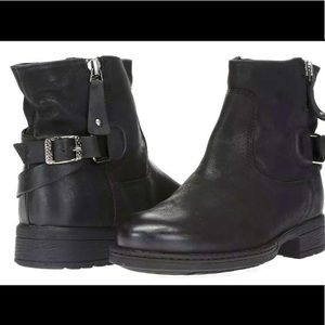 MANAS Size 7.5 Women's Black Leather Ankle Boots With Buckles￼.